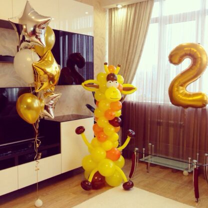 Воздушные шары с гелием «Жираф, цифра и фонтан»