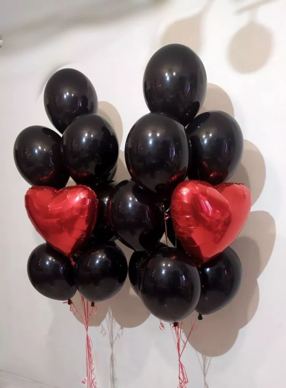 Фонтаны из черных шаров и сердец
