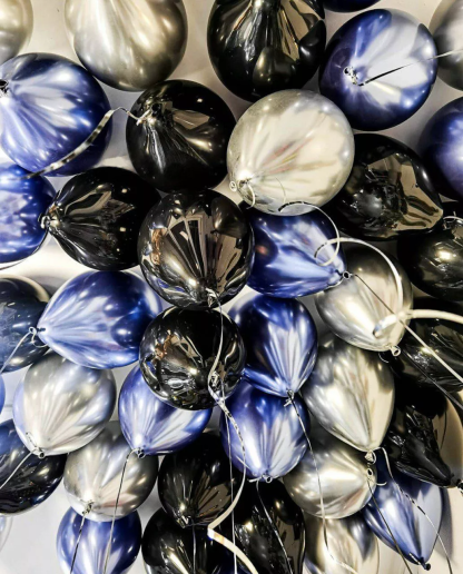 35 шаров с гелием (серебро, черный и синий)
