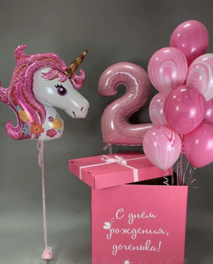Розовая коробка-сюрприз с шарами для ребенка